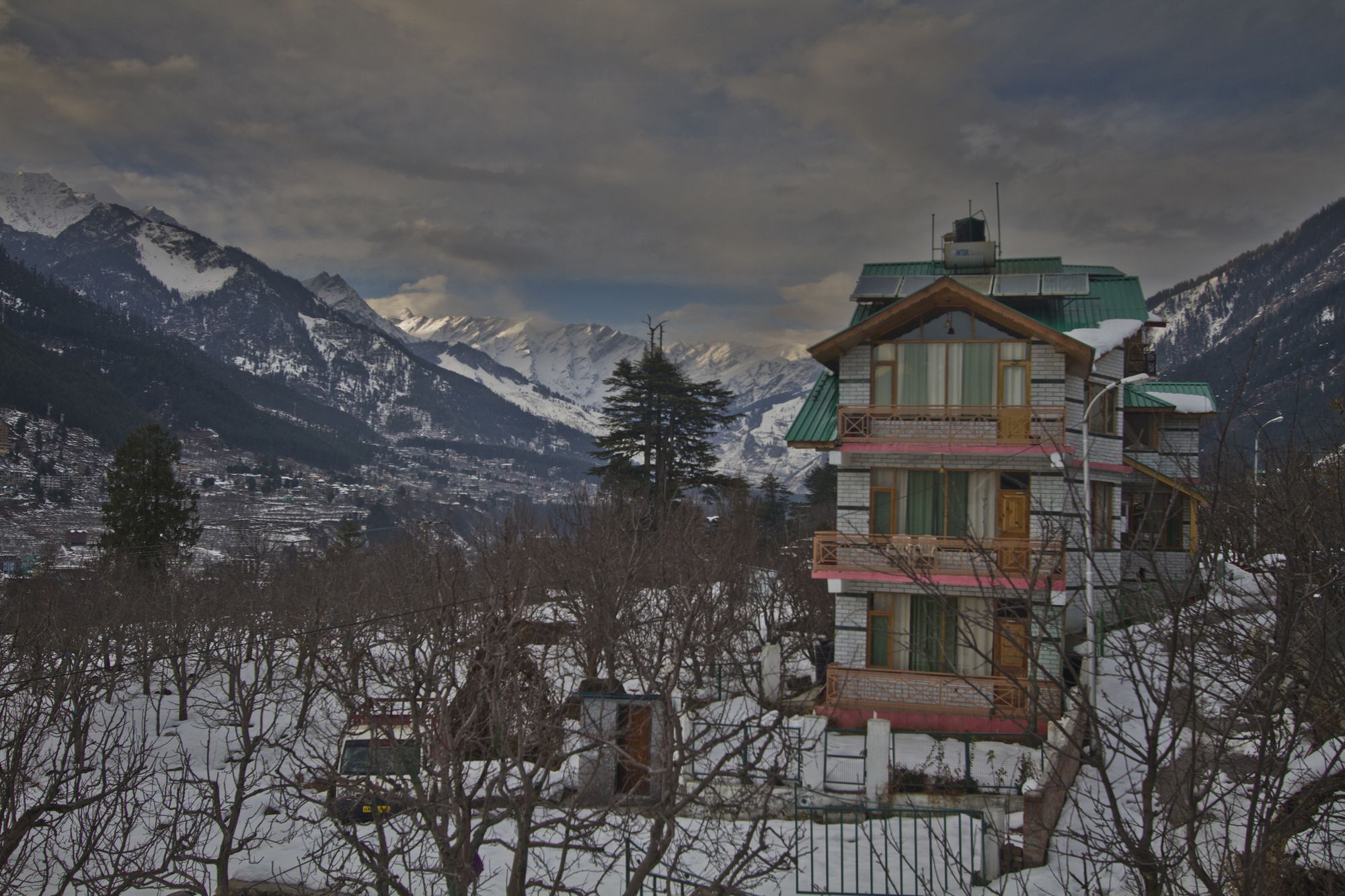 Hotel Mountain Face มะนาลี ภายนอก รูปภาพ