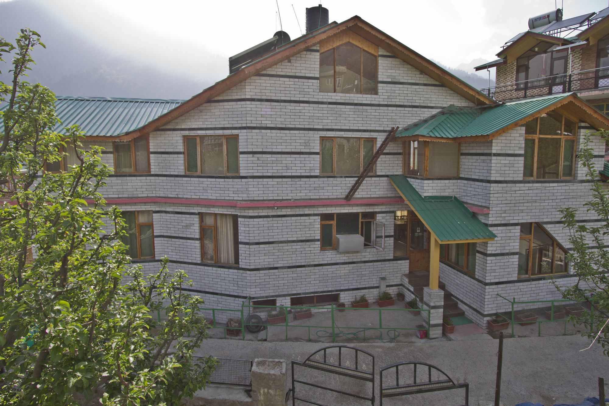 Hotel Mountain Face มะนาลี ภายนอก รูปภาพ